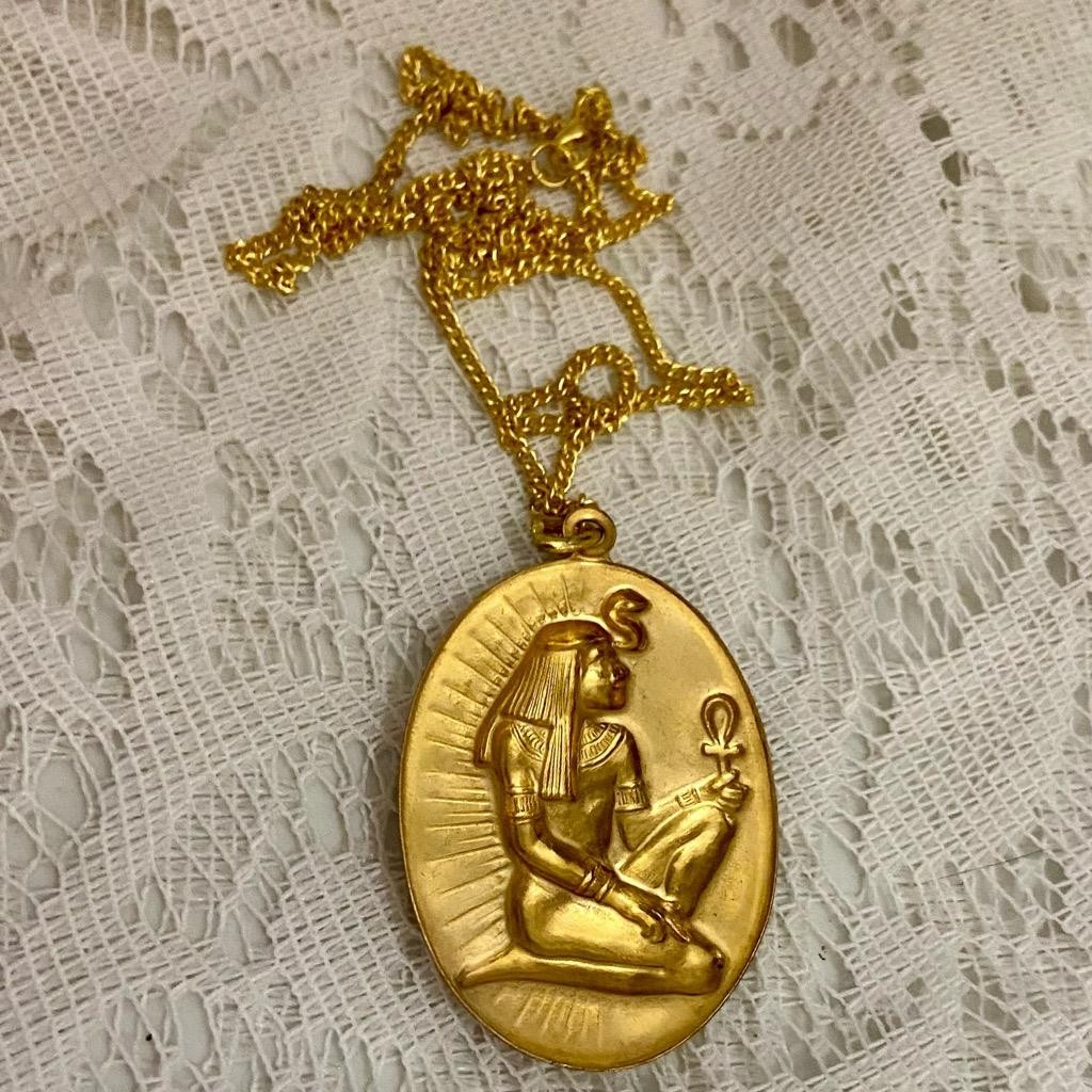 Vintage Egyptian Pharaoh Gold Filled Cameo with 18in Gold Tone Chain Necklace