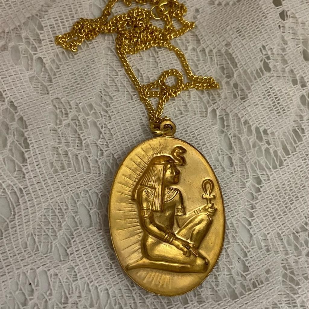 Vintage Egyptian Pharaoh Gold Filled Cameo with 18in Gold Tone Chain Necklace