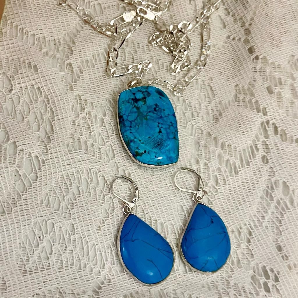 Vintage Turquoise 3-pc Necklace and Earrings Set w/ 18in Silver Chain Necklace