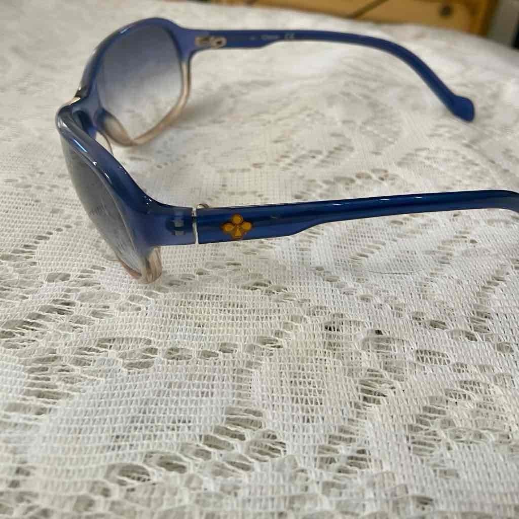 Chloe 120 Gradient Blue-Gray Sunglasses with Black Case