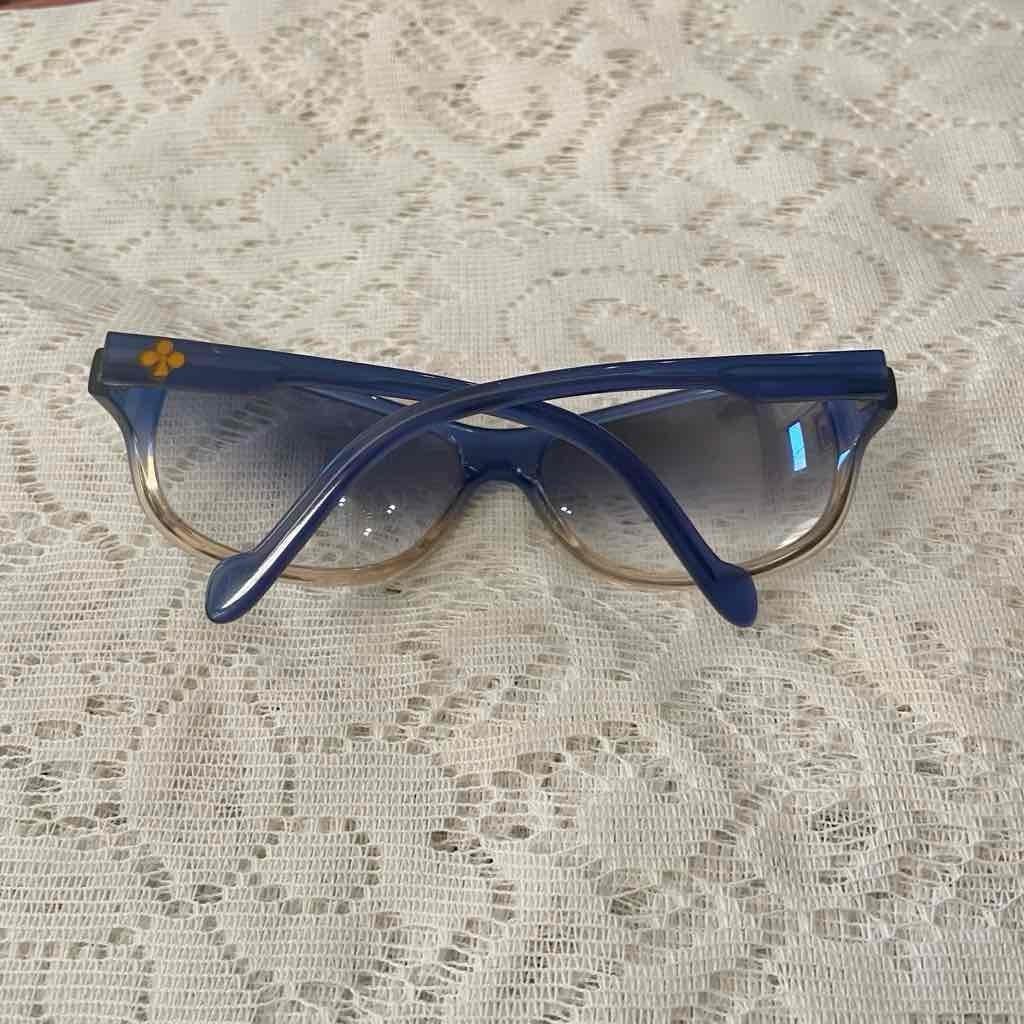 Chloe 120 Gradient Blue-Gray Sunglasses with Black Case