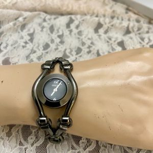 Gucci W118 Water Resistant Silver-Black Quartz Ladies Watch