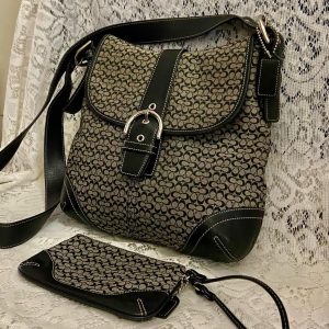 Coach -Soho Vintage Black-White Jacquard Signature Crossbody Bag with Wristlet