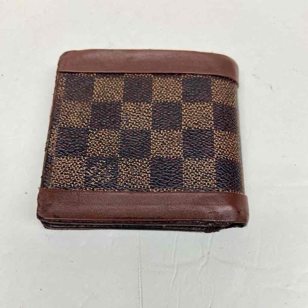 Vintage, Authentic Louis Vuitton Damier Ebene Mens Credit Wallet 4.5in x 4in