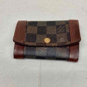 Authentic, Louis Vuitton, Damier Ebene 6 Hooks Key Case 4.5in x 3in