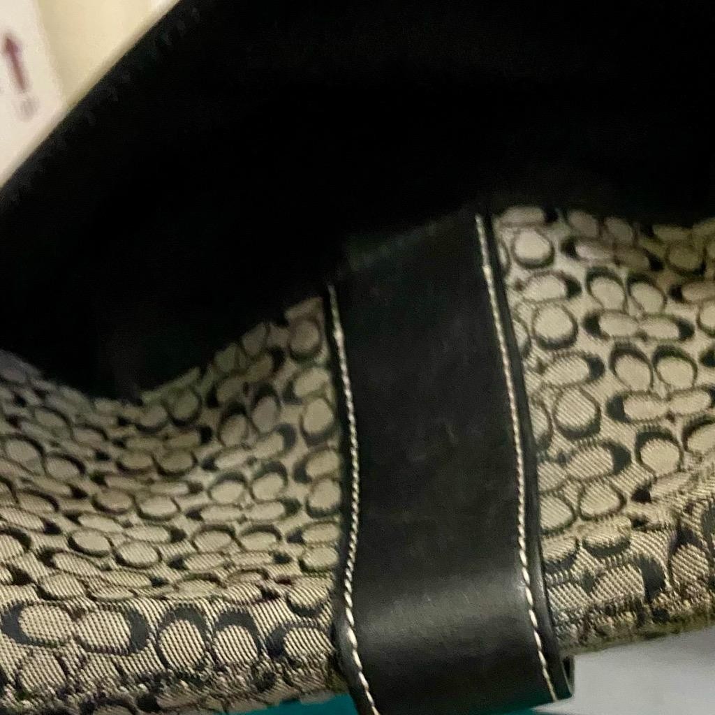 Coach -Soho Vintage Black-White Jacquard Signature Crossbody Bag with Wristlet