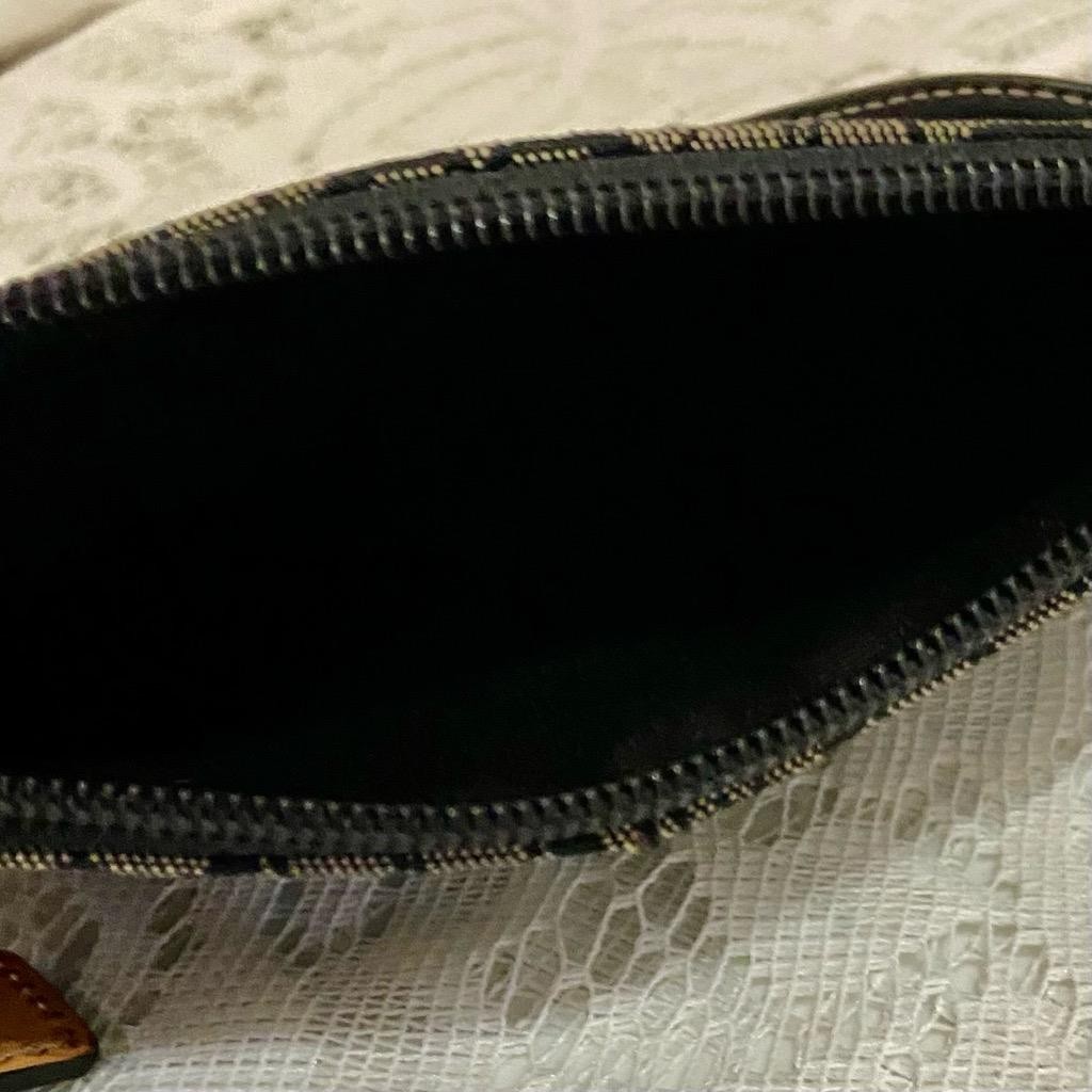 Coach -Soho Vintage Black-White Jacquard Signature Crossbody Bag with Wristlet