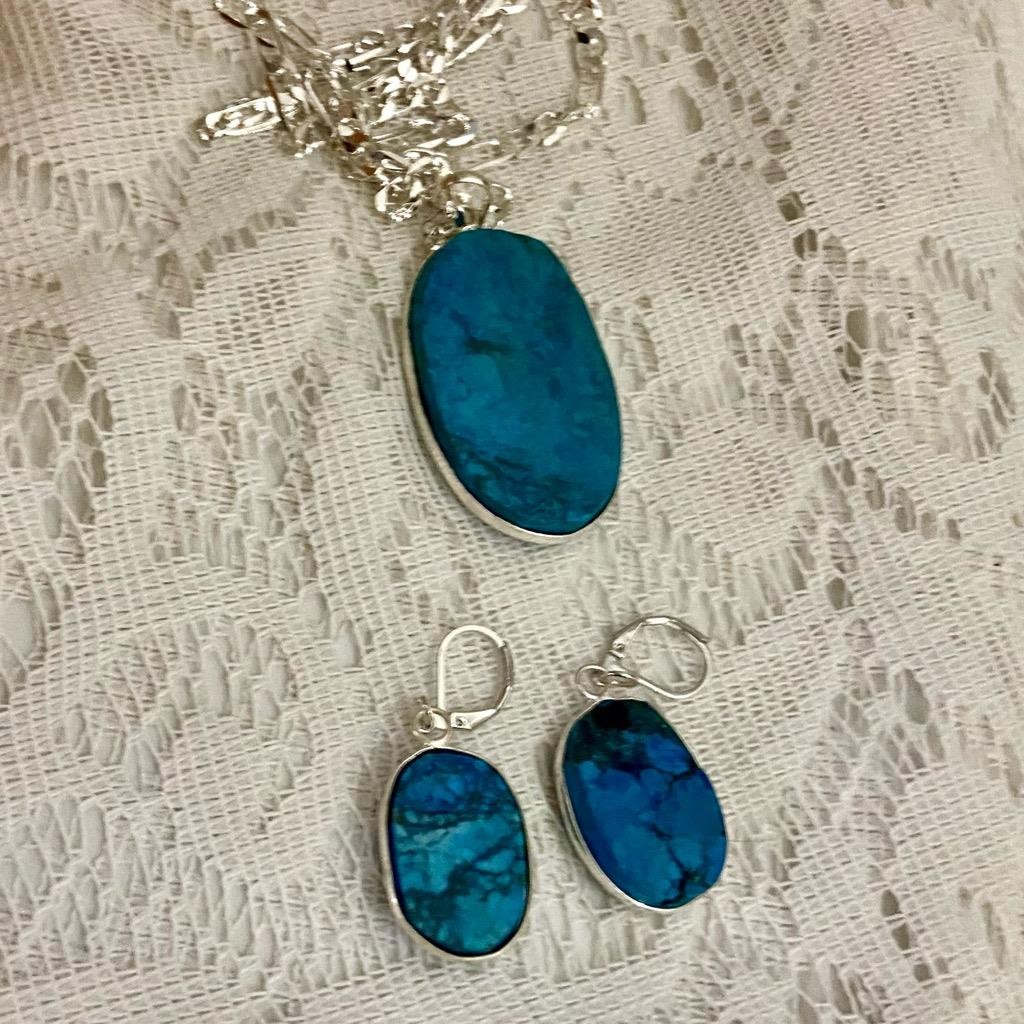 Vintage Turquoise 3-pc Necklace and Earrings Set with 18in Silver Chain Necklace