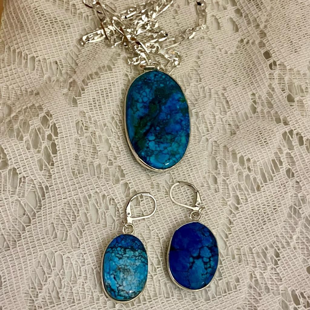 Vintage Turquoise 3-pc Necklace and Earrings Set with 18in Silver Chain Necklace