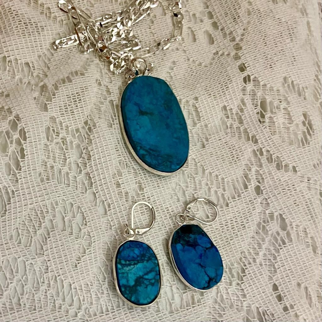 Vintage Turquoise 3-pc Necklace and Earrings Set with 18in Silver Chain Necklace