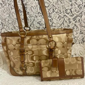 Coach- 13308 Brown-Tan Turn-lock Signature Tote with Matching Wallet (2008)