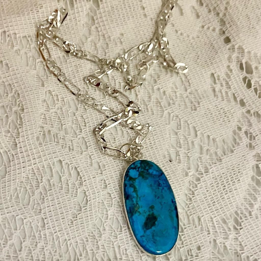 Vintage Turquoise Teardrop Necklace with 18in Silver Chain Necklace (B)