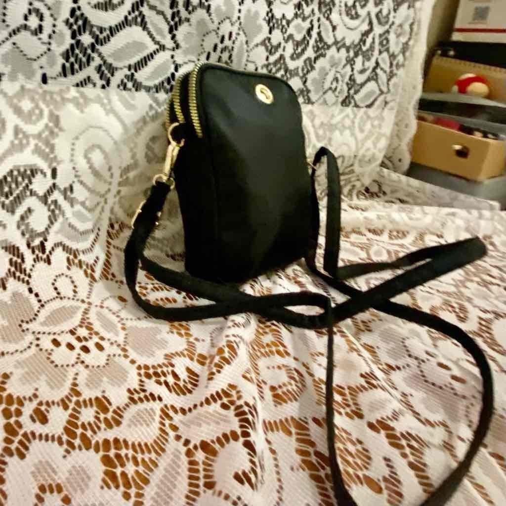 Black Nylon 3-Gold zippy Compartments Crossbody Bag. (E0125) This is a beautifu