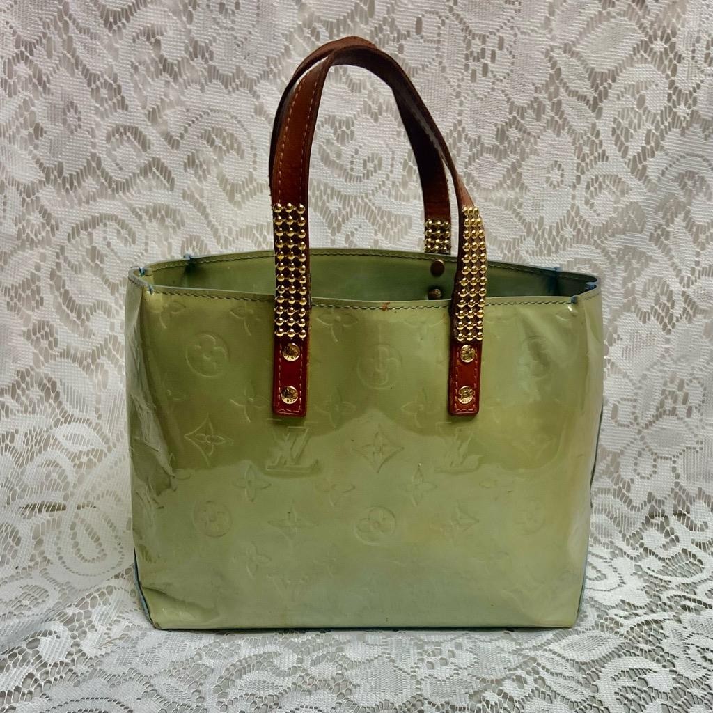 Louis Vuitton, Reade, Vernis Mono Green Tote or Hand Bag 11in x 7n x 4in(MI0063)