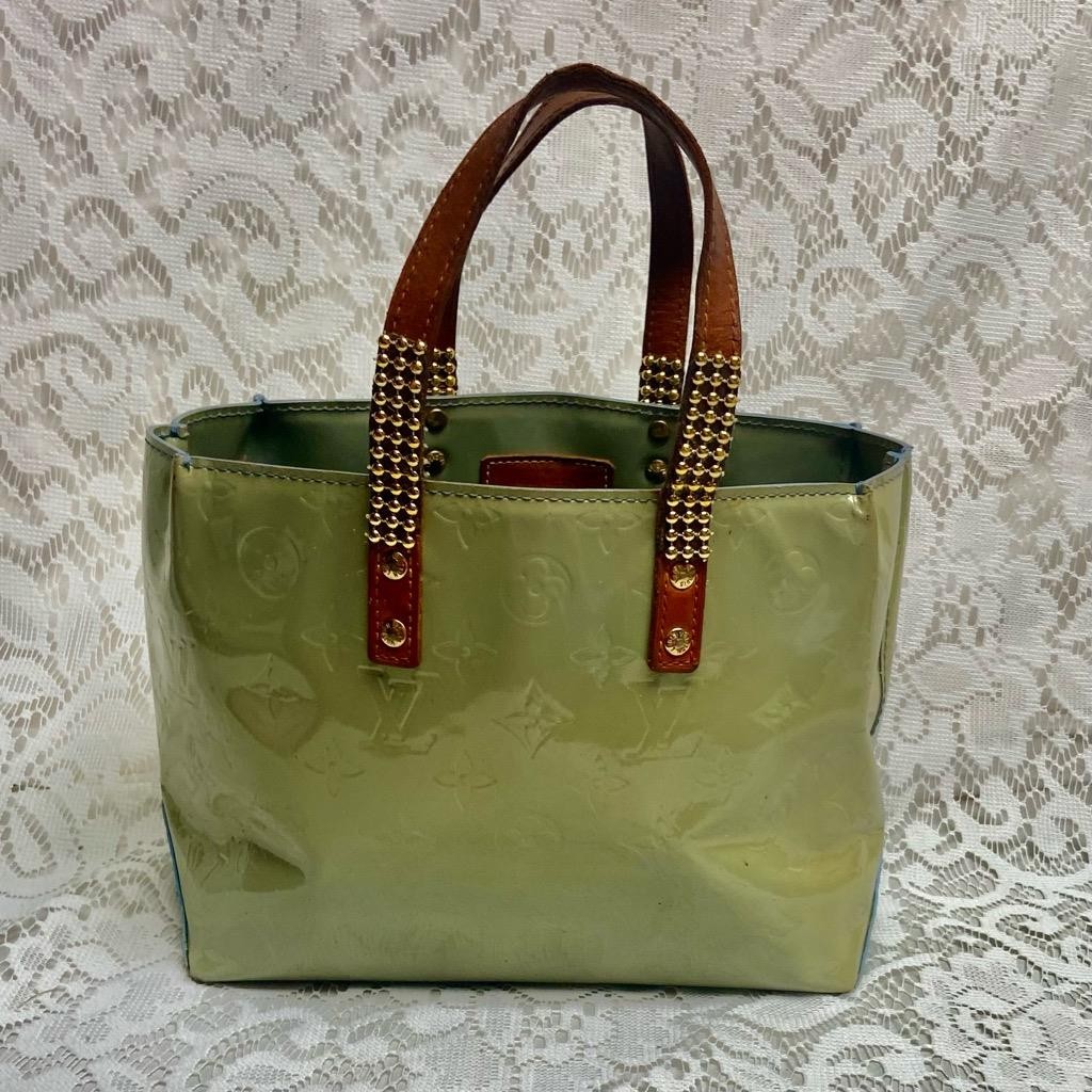 Louis Vuitton, Reade, Vernis Mono Green Tote or Hand Bag 11in x 7n x 4in(MI0063)