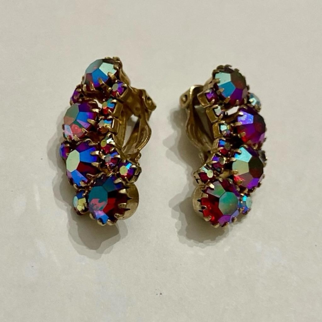 Vintage, Weiss Purple Iridescent Clip Earrings 1 1/2in x 1/2in