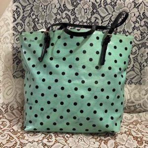 Merona, Large, Polka Dot Aqua-WhiteTote-handbag (E1224) It measures 13 inches h